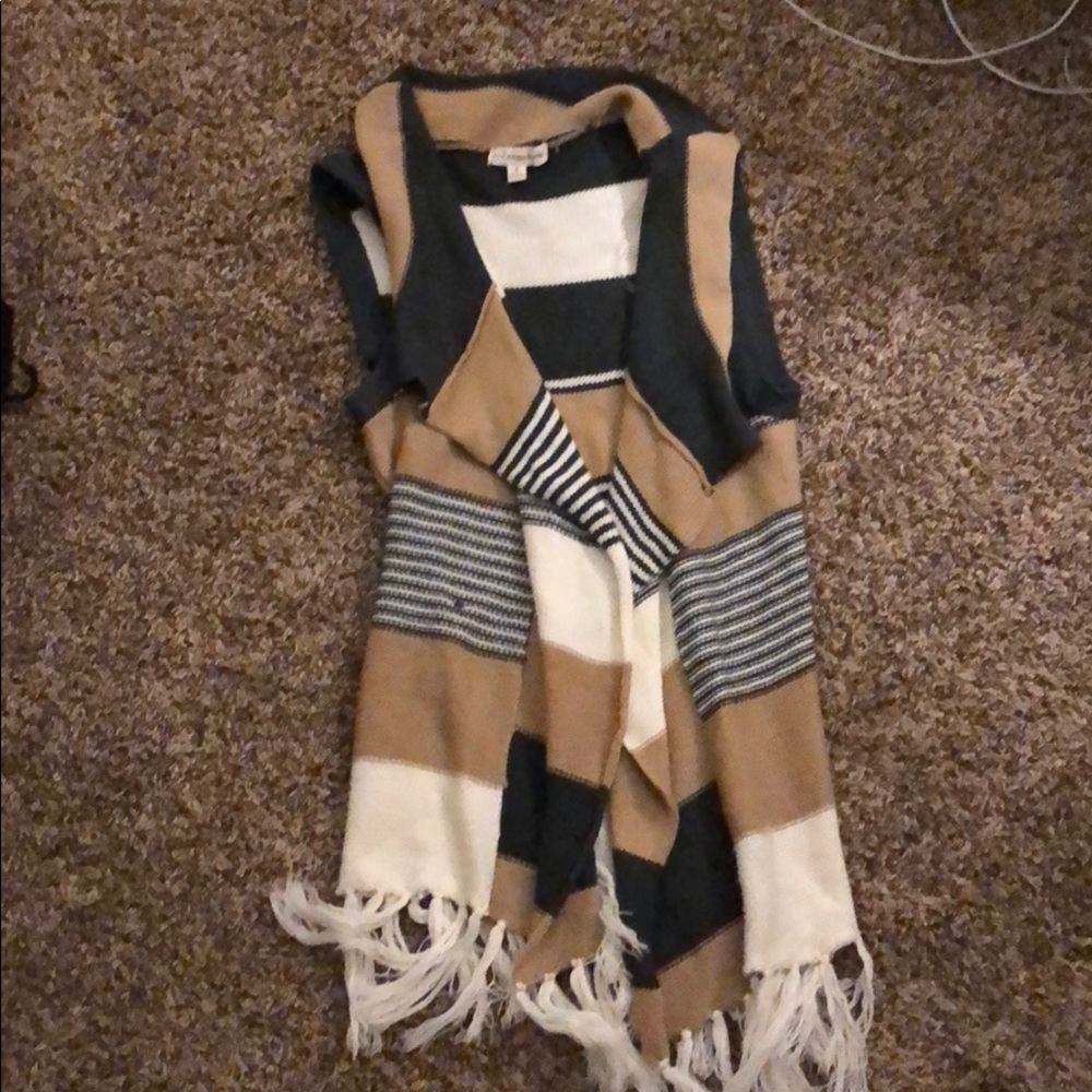 Sleeveless boho cardigan